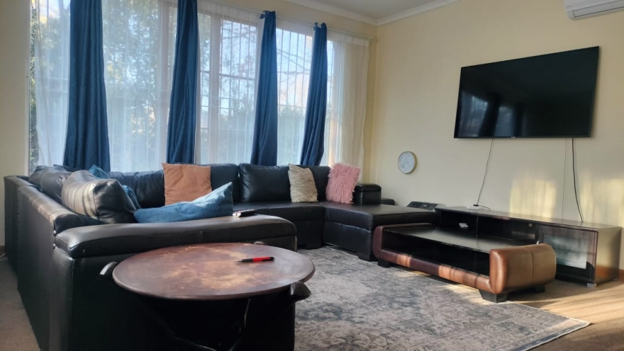 4 Bedroom Property for Sale in Ladybrand Free State